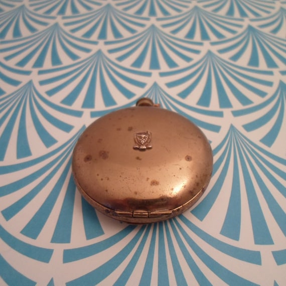 Vintage Henriette USA Powder Compact: Sorority Keys & Lamp