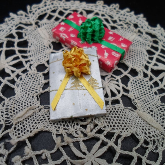 Vintage Dollhouse Mini Wrapped Christmas Present Boxes Adorable 1" x .50" Sturdy