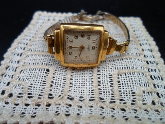 Vintage Women's Wristwatch Foreign CAENAN0 BCCCP … - image 3