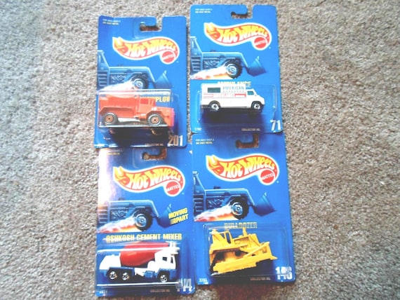 Vintage 1991 Hot Wheels Snowplow Bulldozer Ambulance Cement Mixer Never Opened Origina;