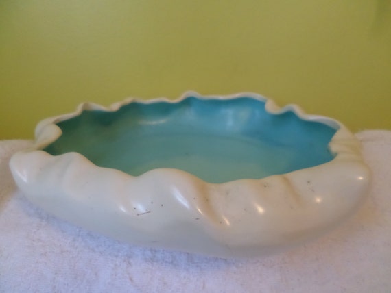 Vintage 50's Metlox console low pottery bowl handkerchief edges white turquoise Made in the USA