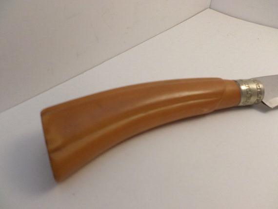 Vintage Bakelite handle butterscotch bread knife Westall Richardson England greel key design