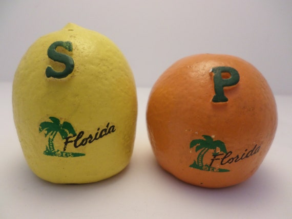 Vintage souvenir Florida Mid-Century clementine lemon palm tree salt & pepper shakers chalkware