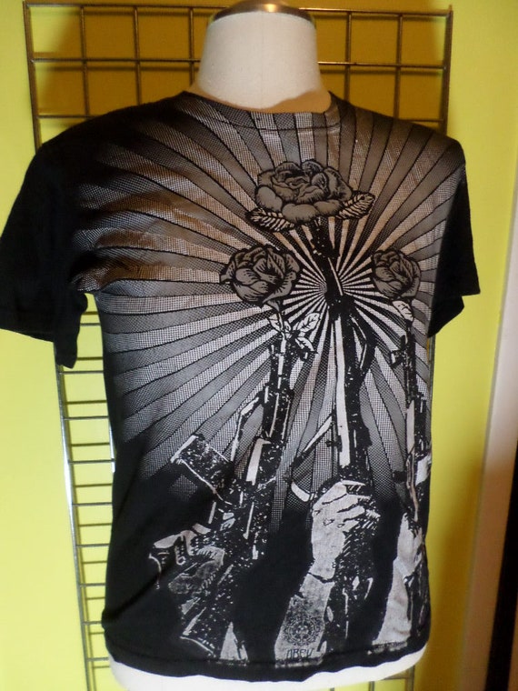 Vintage Obey Shepard Fairey Guns and Roses t shirt Size S skate, Icon, Street art