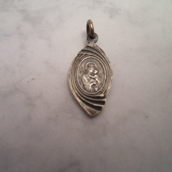 Vintage Art Deco Sacred Heart of Jesus Silver Medal Very Defined Design Rare 1930's