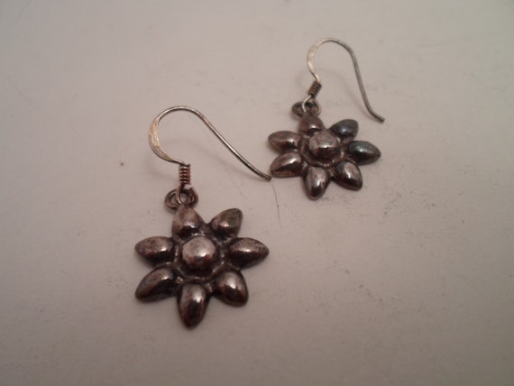 Vintage Art Deco Sterling Silver Pierced Earrings Signed HO 925 Flower Daisy Adorable