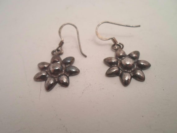 Vintage Art Deco Sterling Silver Pierced Earrings Signed HO 925 Flower Daisy Adorable
