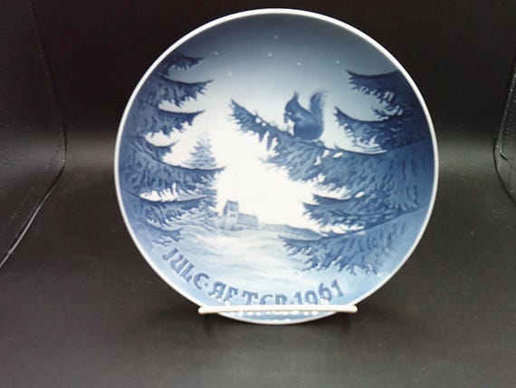 Bing & Grondahl Collector plate Mid Century Cottage Chic Squirrels 1961 Royal Copenhagen