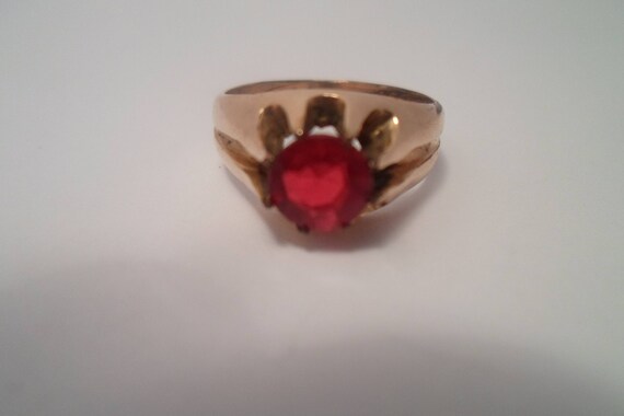 Vintage 40's Gold filled Ring Solitare Garnet Red Size 8 prong so chic