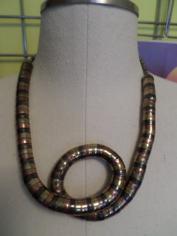 Fabulous vintage 80's tri color metal rolling necklace 28" shape it chic