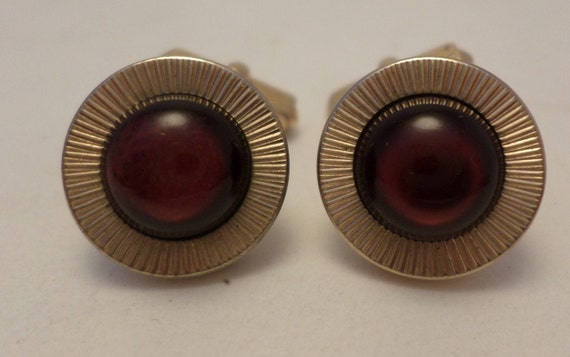 deep red glass on gold vintage cufflinks SWANK