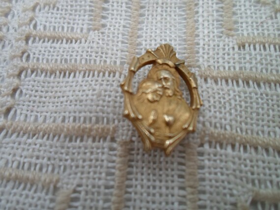 Vintage Art Deco First Communion Medal Pin Beautiful Gold tone 1930