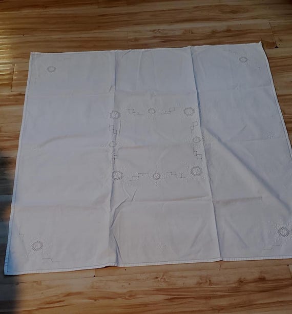 Vintage Luncheon Tablecloth Knotted  Embroidery Stitching White Cotton