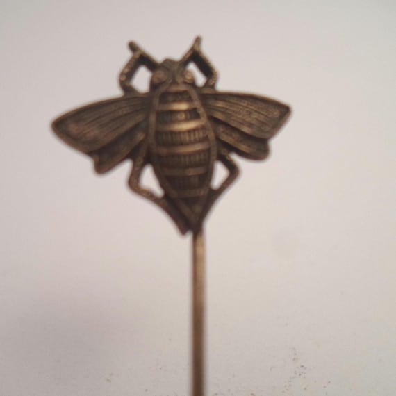 Vintage Brass Bee Stick Pin: Detailed Honeycomb Jewelry