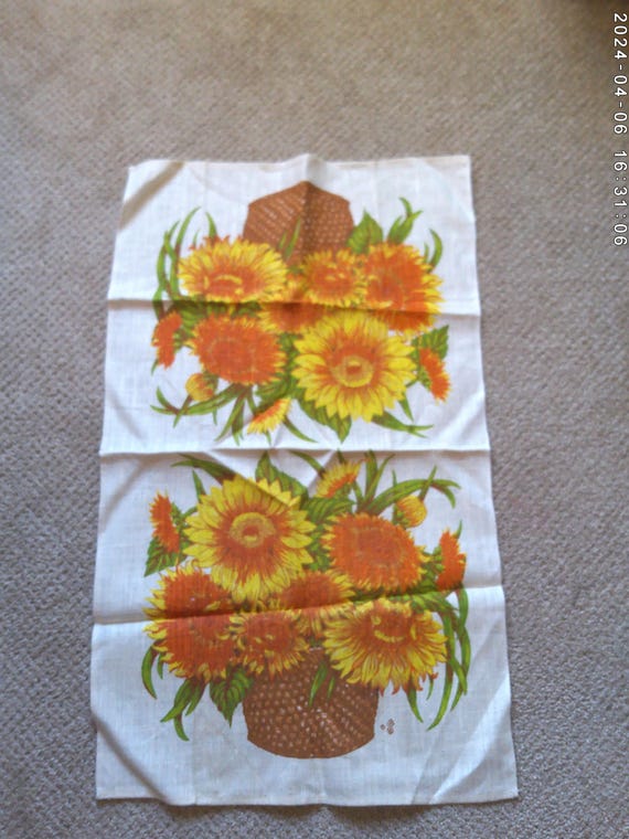 New never used 50's vintage pure linen tea towel Lovely Sunflowers bouquet 16"by 28"