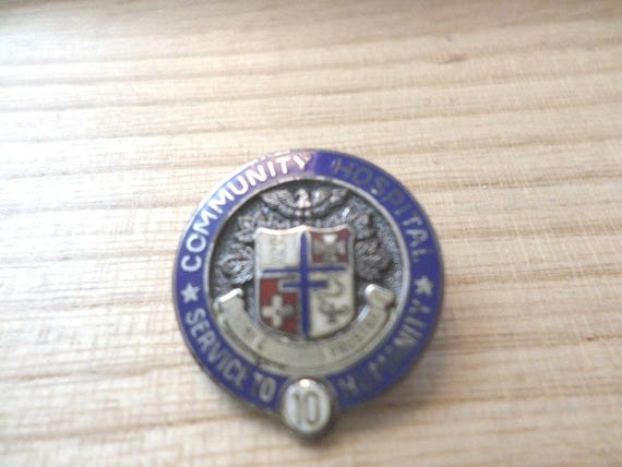 Vintage Sterling silver Community Hospital 10 Yr Service pin MORGANS