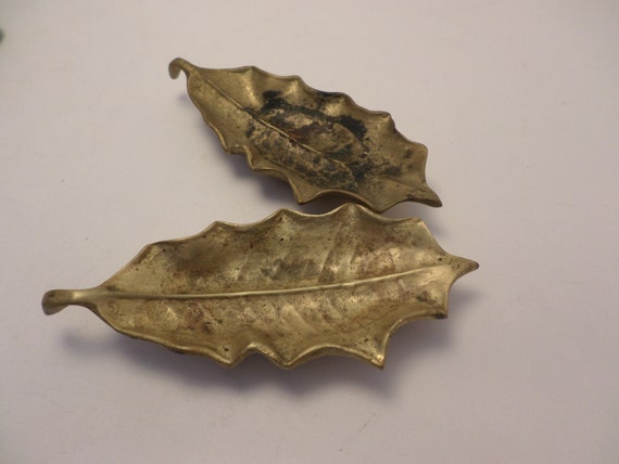Vintage solid Brass holly leaf trinket trays Virginai Metal Crafters 1948