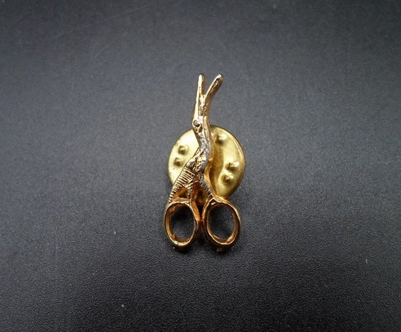 Vintage Sewing Scissors Pin Button Tie Tac Goose Body Shape Adorable Sewing Seamstress Tailor
