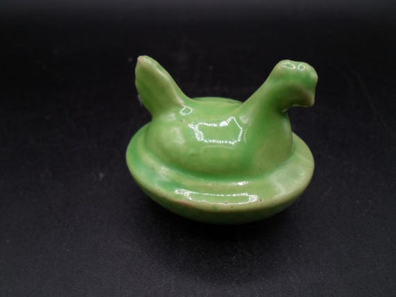 Hen on Nest Knick Knack Vintage Art Deco Green Adorable Mini Ceramic Stationary Hen