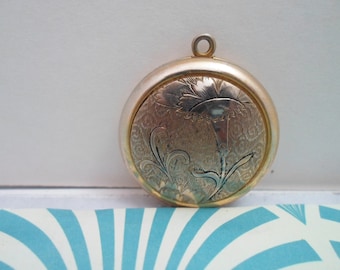 Vintage Locket Picture Locket Pretty Scenic Engraved Front 1950's