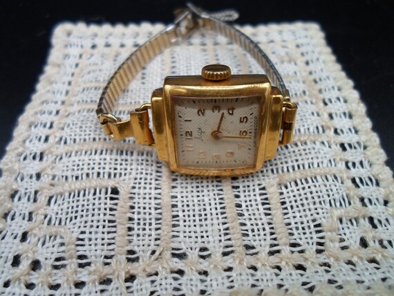 Vintage Women's Wristwatch Foreign CAENAN0 BCCCP … - image 1