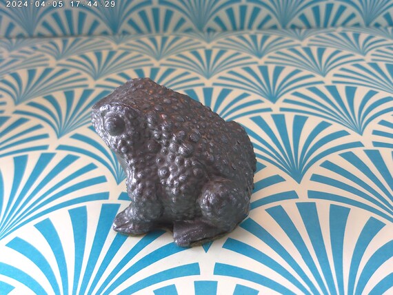 Vintage 50's era Advertising piece small metal toad marked Gestest Pregnancy test promo very cool piece