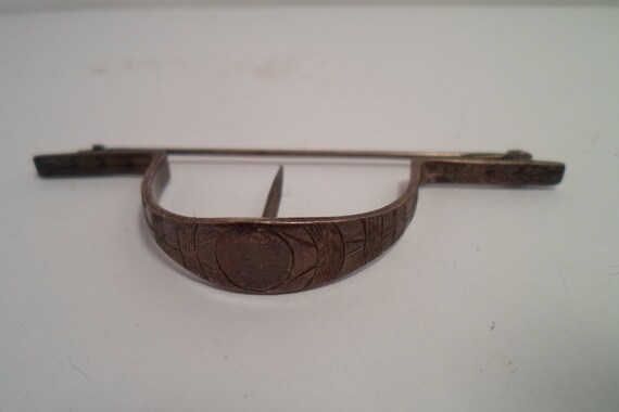 Art Deco Silver Plated Unusual Etched Scarf Holder Pin Great for Thick or Wool Scarfs Winter Wonderful