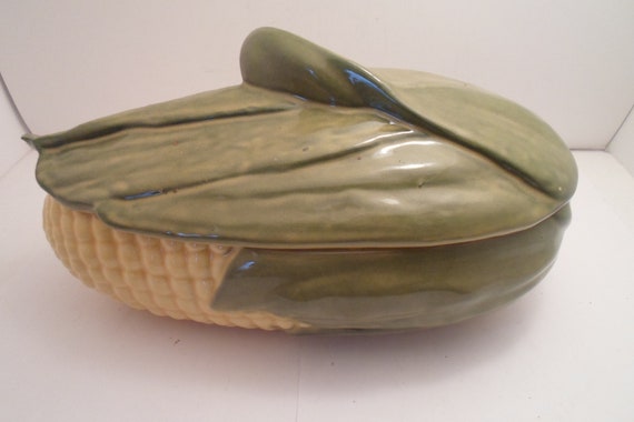 Vintage Original Shawnee Pottery Corn King Oval Covered Casserole Bowl #74 Large 1.5 Quart USA Adorable Shape Farm to Table Cottage Chic