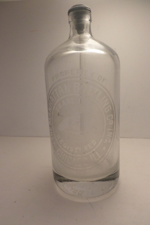 Vintage 30's Manhattan Bottle Co. Chicago seltzer bottle As-Is nozzle top deco horse