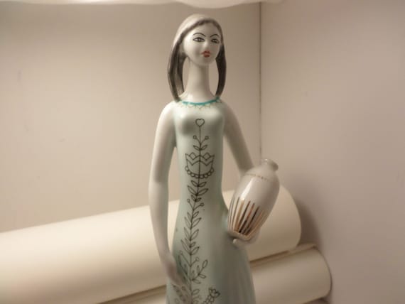Vtg Mid-Century Modern Hollohaza Hungary woman with urn statue 109