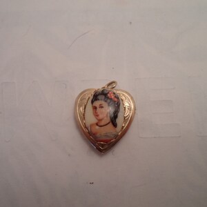 Vintage Locket Heart Shaped Portrait Photo Picture Unusual Domed Design image 2