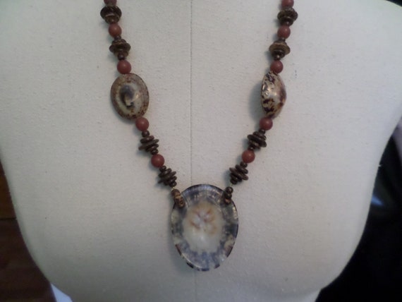 Vintage 80's Hawaiian seed & shell necklace Hawaii souvenir