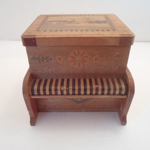Antique Wood Piano Cigarette Dispenser Box Top Opens with Kaisifu San like figure not working