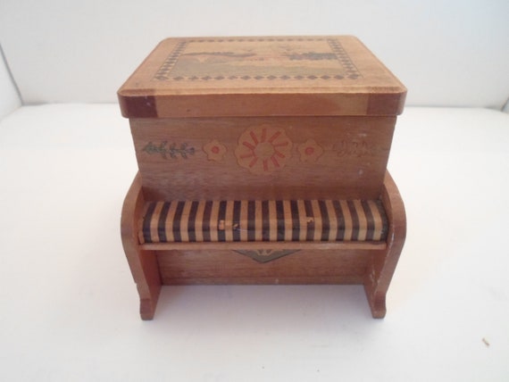 Antique Faux Inlaid Wood Piano Cigarette Dispenser Box Top Opens with Kaisifu San like figure not working