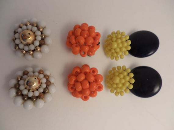 4 pair of Vintage Clip On glass beaded earrings MCM 60's yellow are plastic