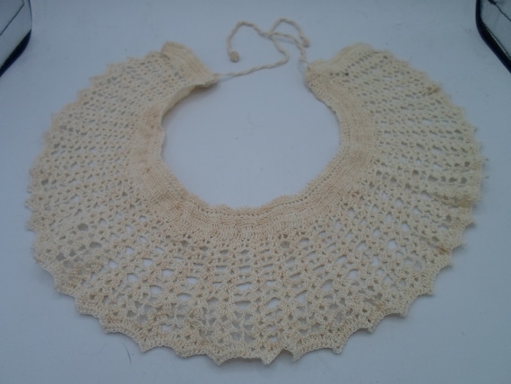 Vintage Hand Crochet Collar Detailed 1930's Adorable Mini Shade Pull Ties Ivory