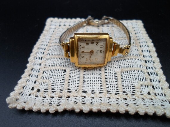 Vintage Women's Wristwatch Foreign CAENAN0 BCCCP … - image 2