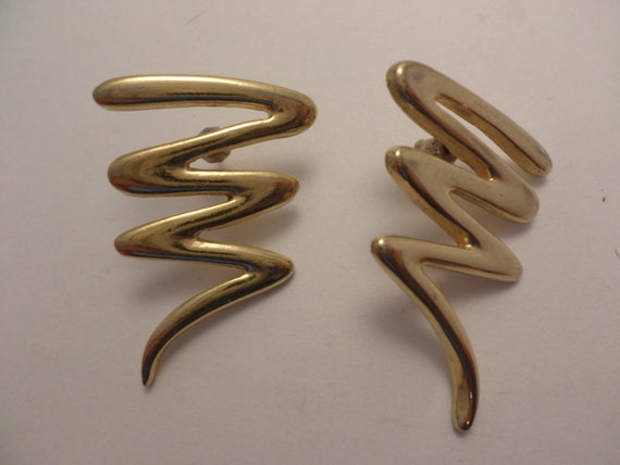 vintage 80's Paloma style squiggle earrings gold tone