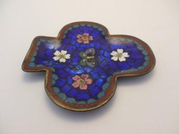 Vintage enameled shell & brass dish clover with flowers and butterfly lovely