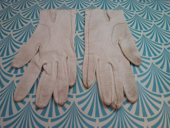 Vintage Leather Women's Wrist Gloves 8"Kid Leathe… - image 2