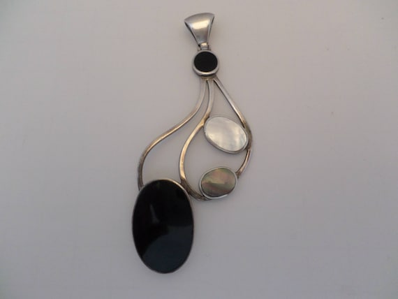 vintage 90's large sterling silver modernist pendant mother of pearl onyx abalone