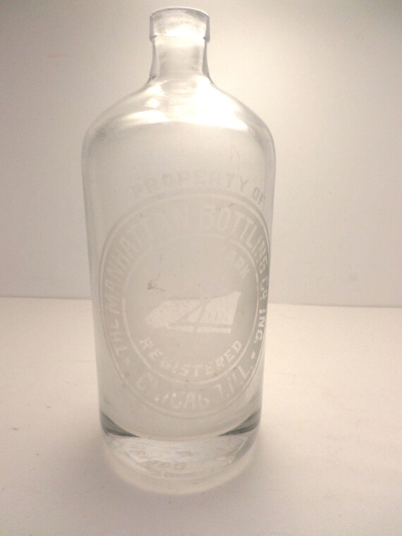 Vintage 30's Manhattan Bottle Co. Chicago seltzer bottle As-Is nozzle top deco horse