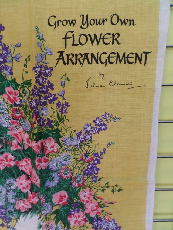 Vintage new old stock Irish linen Ulster Flower arrangement design linen