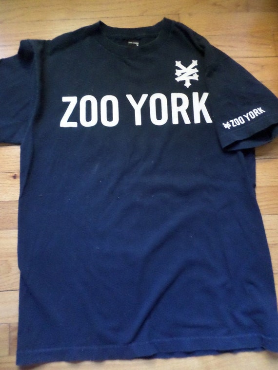 vintage 00's Zoo York navy white skater t size M Made in Mexico