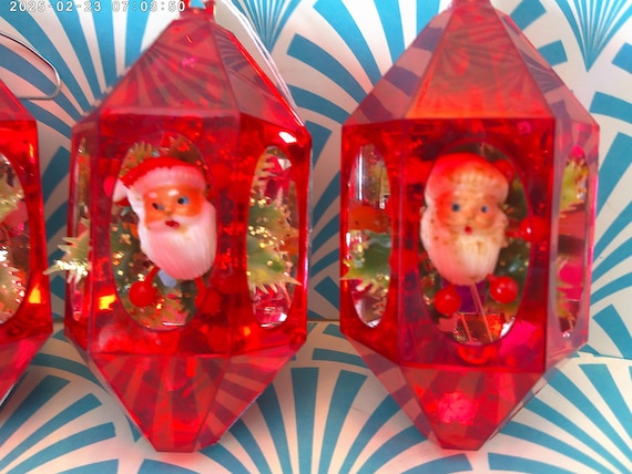 3 pc Vintage 60's Jewel Brite Diorama Santa Clause in clear plastic red and silver ornament