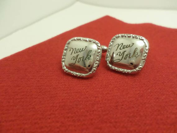 Beautiful Vintage 1950's NEW YORK souvenir cufflinks Silver tone