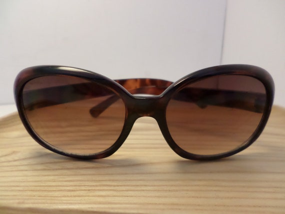 vintage 70's plastic tortise sunglasses, big for a little face