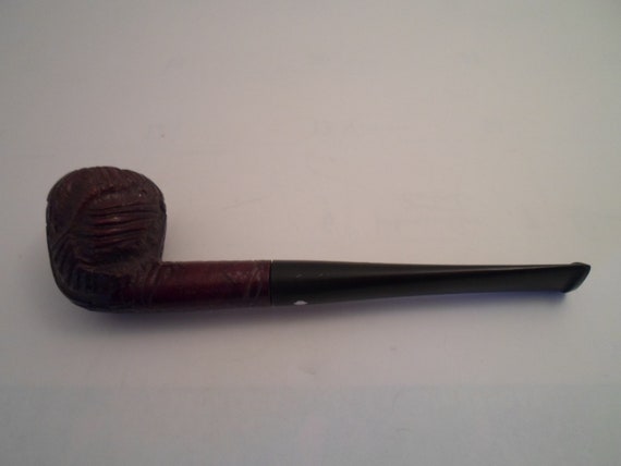 Vintage Antique Doctor Graybow True Wood Smoking Pipe Carved Bowl Very Good Condition Stem has tiny inlaid dot Signed on bowl