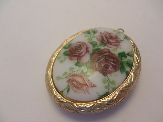 Pretty painted rose locket vintage Victorian revival 70's with 1900's photo still inside