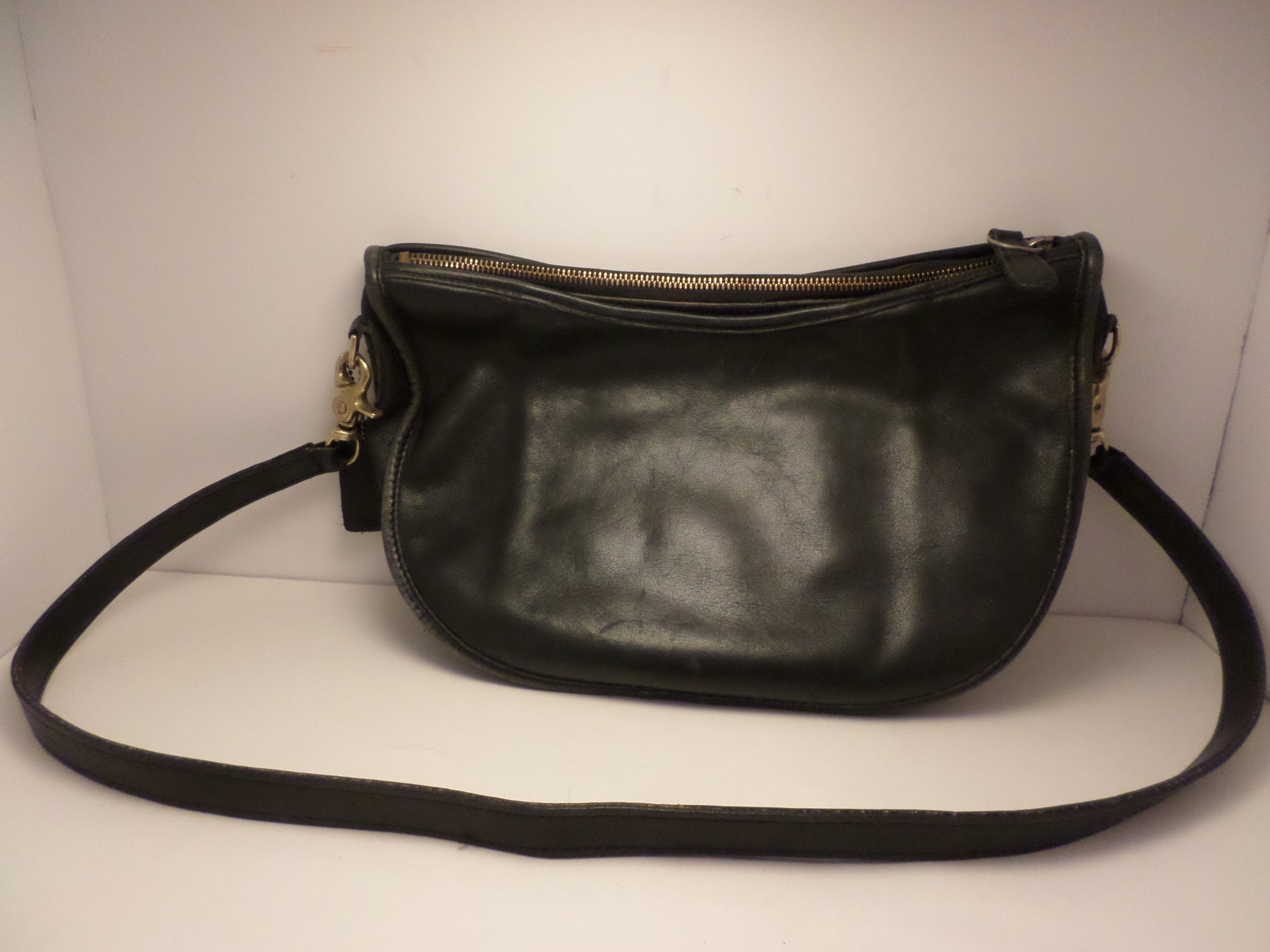 Vintage 80's Coach purse great shape beaded taglet black leather